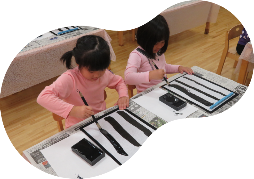 元気な園児たち保育部（未満児）、満3歳児、4歳児、5歳児の園生活を紹介します♪